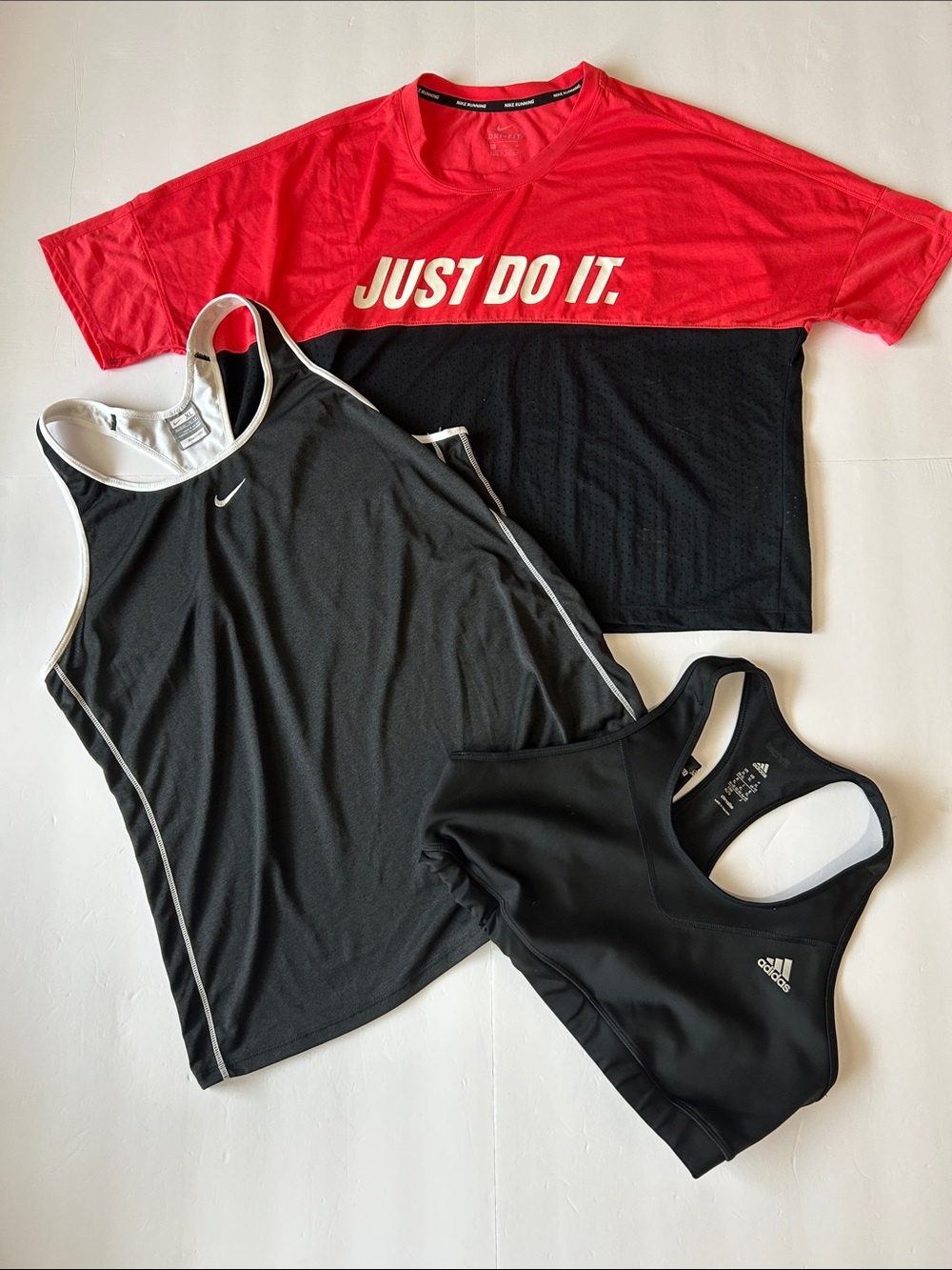 Nike Women’s Red/Black 'Just Do It.' Cropped Tee